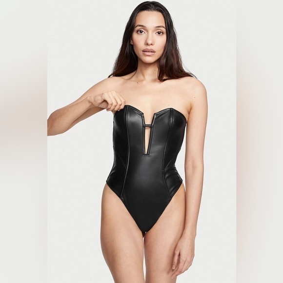 VICTORIA SECRET VERY SEXY STRAPLESS FAUX LEATHER FISHNET TEDDY BODYSUIT - Picture 1 of 10